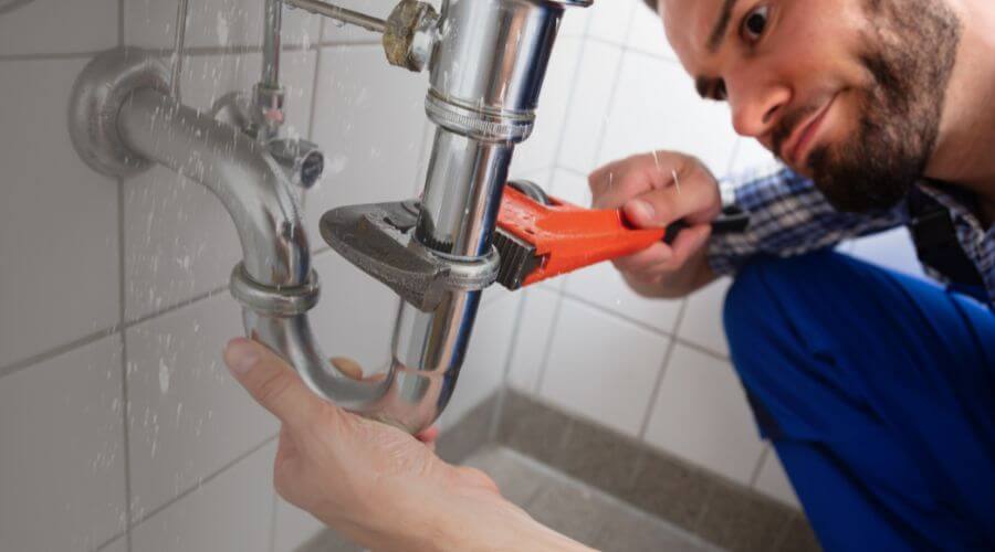 Expert burst pipe repair services in Lyons, IL